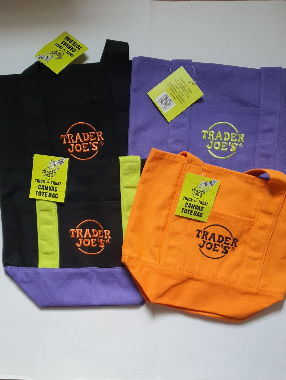 Trader Joe’s Mini Halloween Totes Set of 4 + FREE GIFT NWT